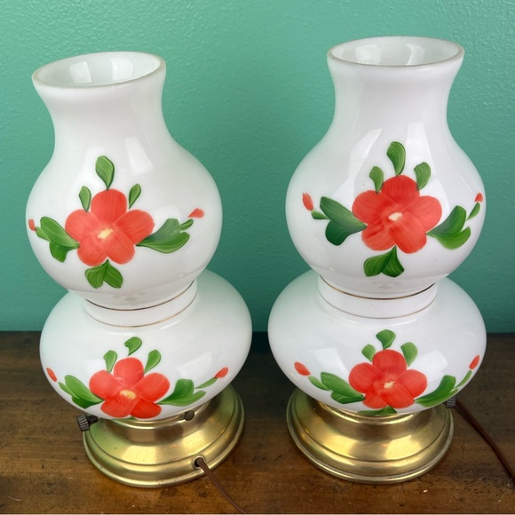 Vintage Pair 50s Milk Glass Hand Painted Table Boudoir Lamps 10 1/2" Electric - Picture 6 of 10